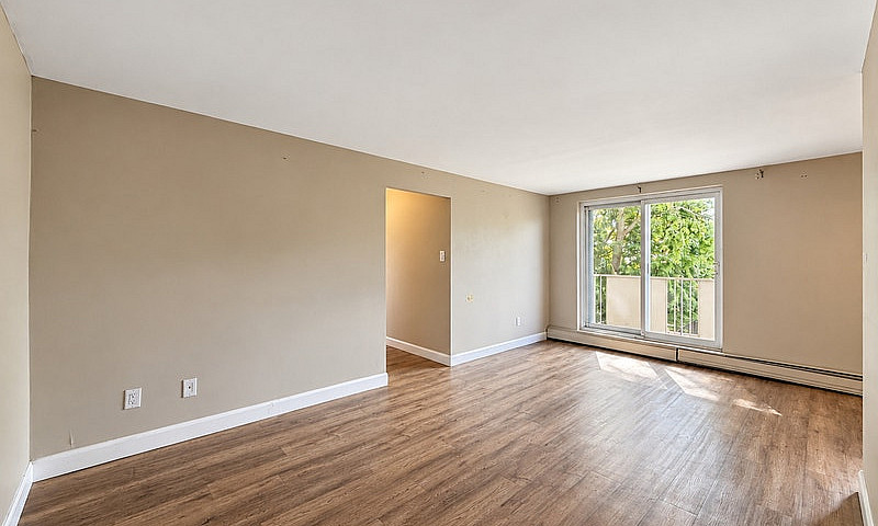 209-455 Sandys St Ch...