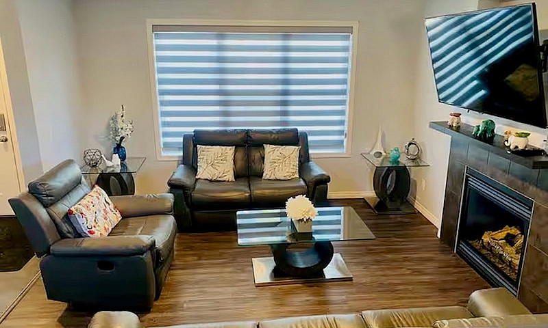 Calgary 4 Bed 3.5 Ba...