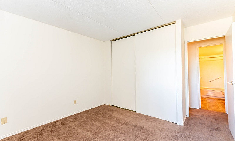 1 Bedroom - 4040 Gor...