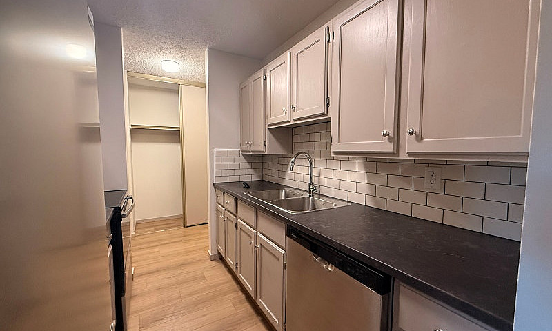 Renovated 2 Bedroom ...