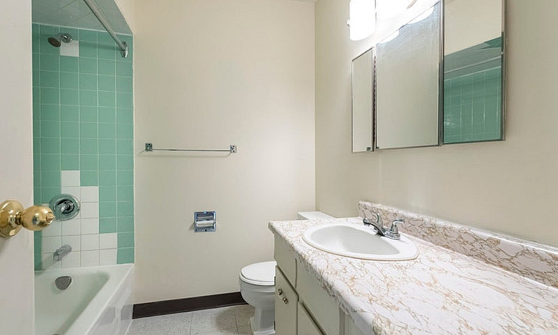 Glenmore Manor - 2 B...