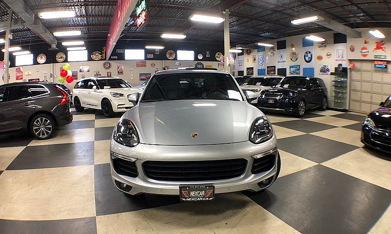2017 Porsche Cayenne...
