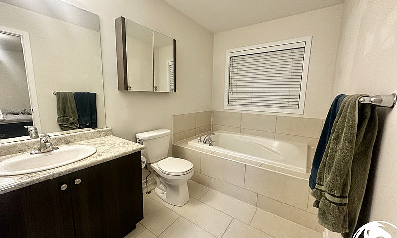 3 Bed 3.5 Bath - Hou...