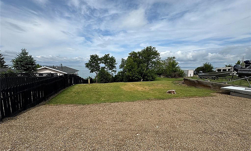 33 Jackfish Lake Cre...