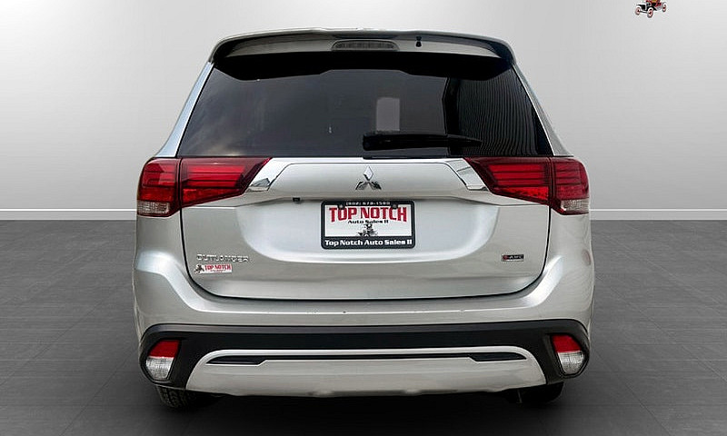 2020 Mitsubishi Outl...