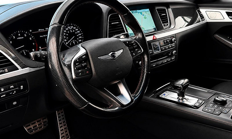 2018 Genesis G80 3.3...