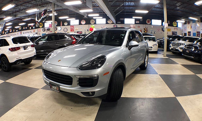 2017 Porsche Cayenne...