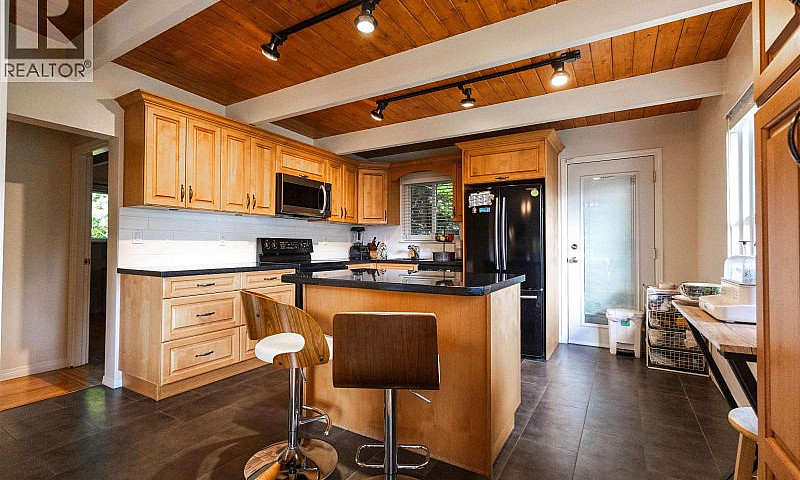 3063 Royal Avenue No...