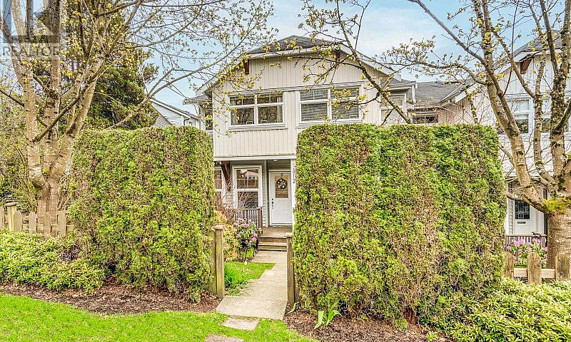 12 3712 Pender Stree...