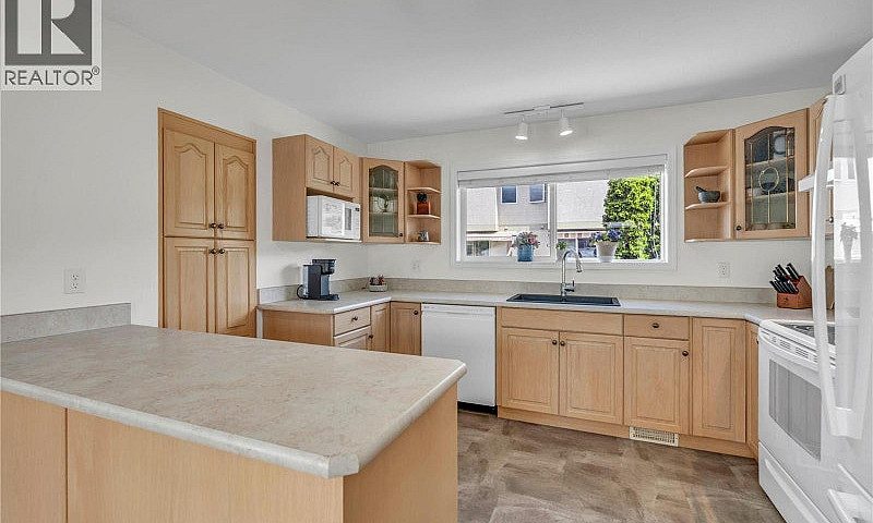 166 Green Avenue W U...