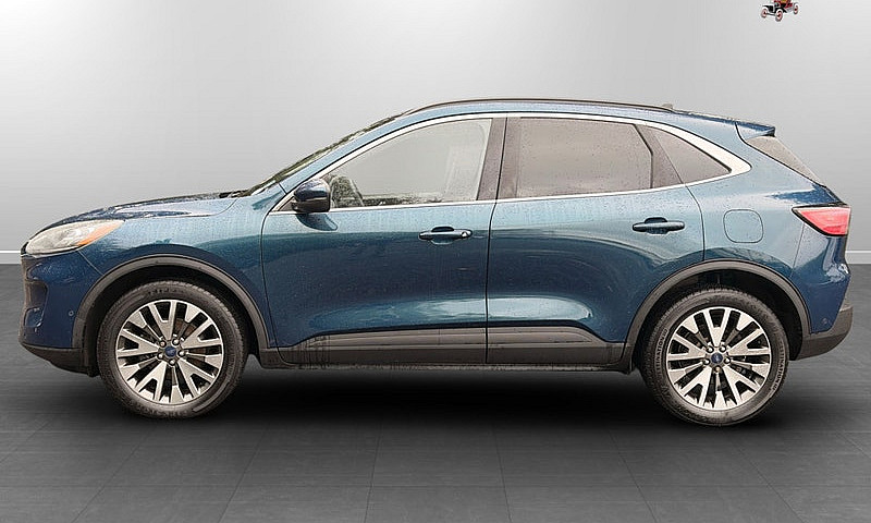 2020 Ford Escape Tit...