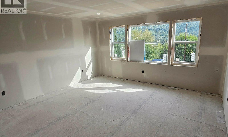 209 12Th Avenue Fron...