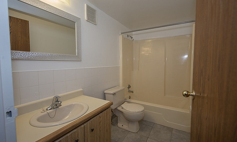 1310 Nesbitt Drive (...
