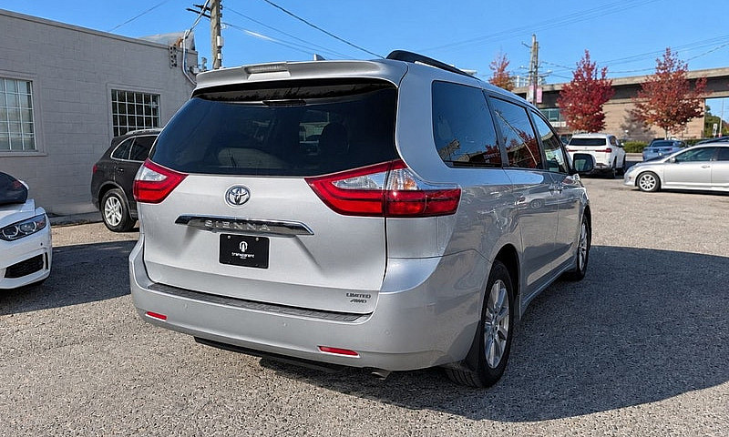 2020 Toyota Sienna X...