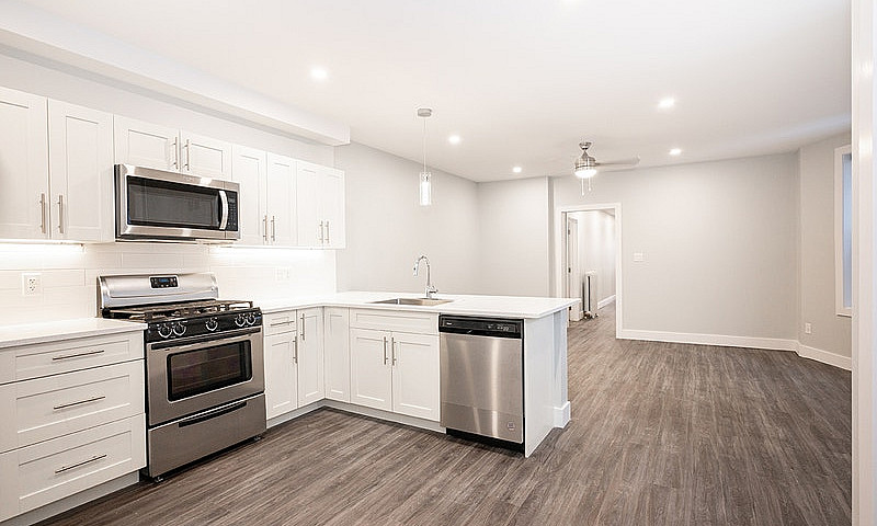 883 Grosvenor Avenue...
