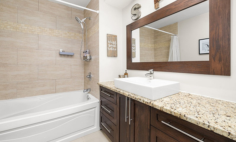 Beautiful 2 Bed + 2 ...