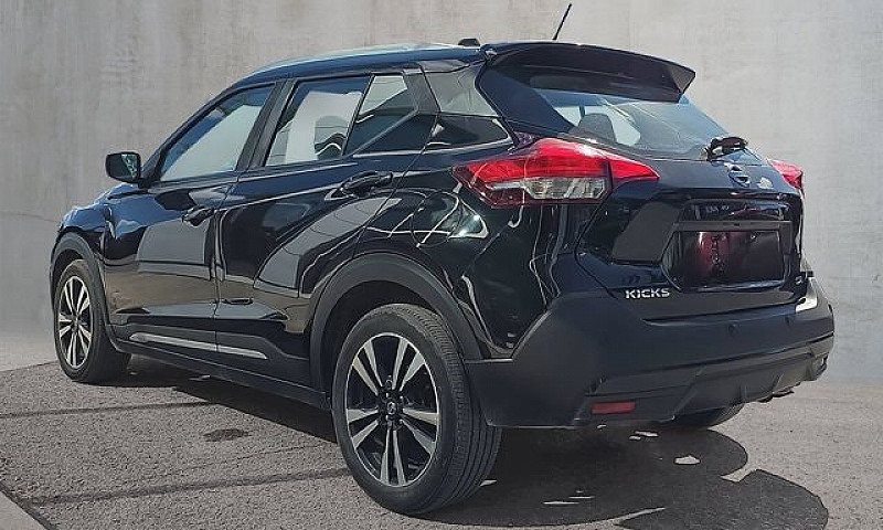 2020 Nissan Kicks Sr...
