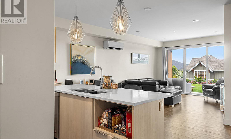 104 2777 North Beach...