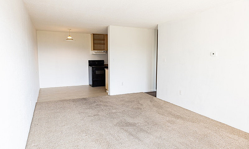 Esquimalt  Apartment...