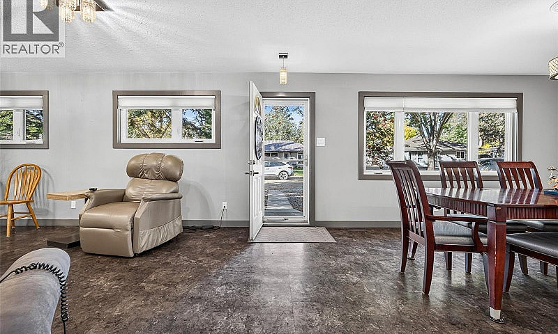 1245 Brown Street Mo...
