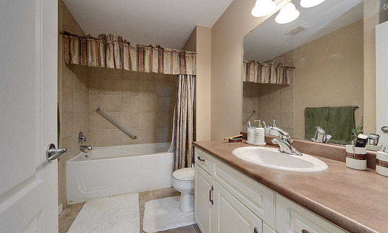 Beautiful Condo In S...