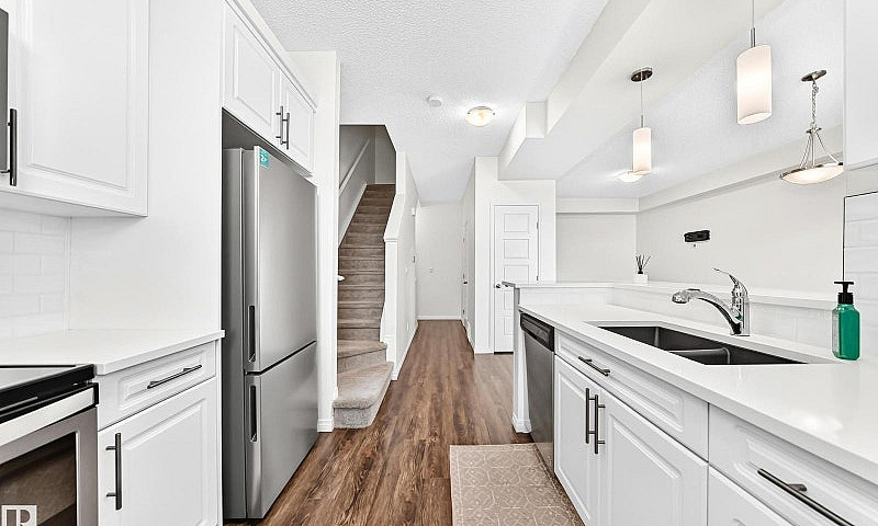 Great Townhouse In S...