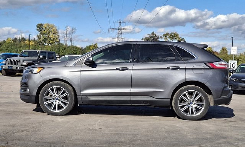2022 Ford Edge Titan...