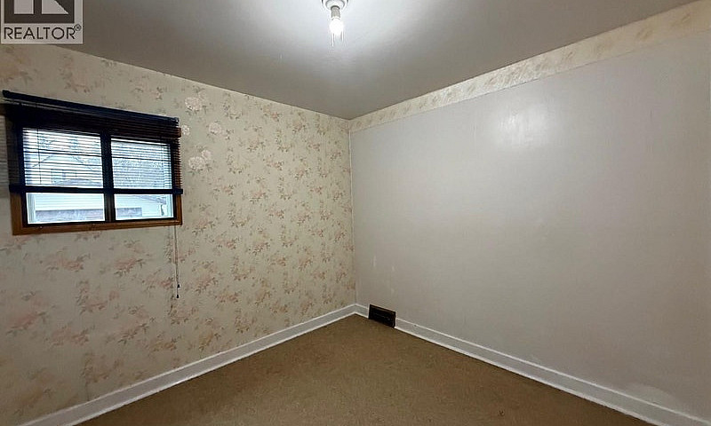 182 Fourth Avenue N ...