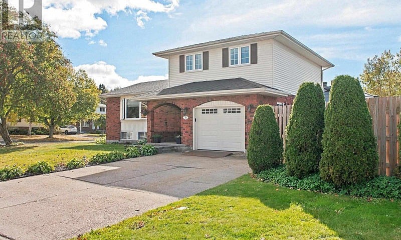 70 Country Club Pl S...