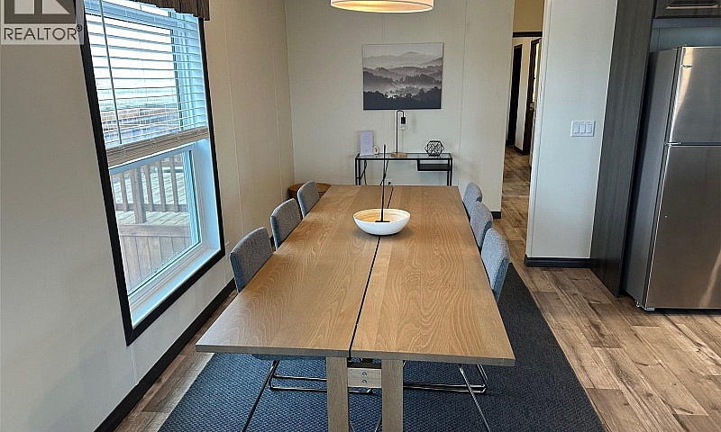 9 Lakeshore Drive Th...