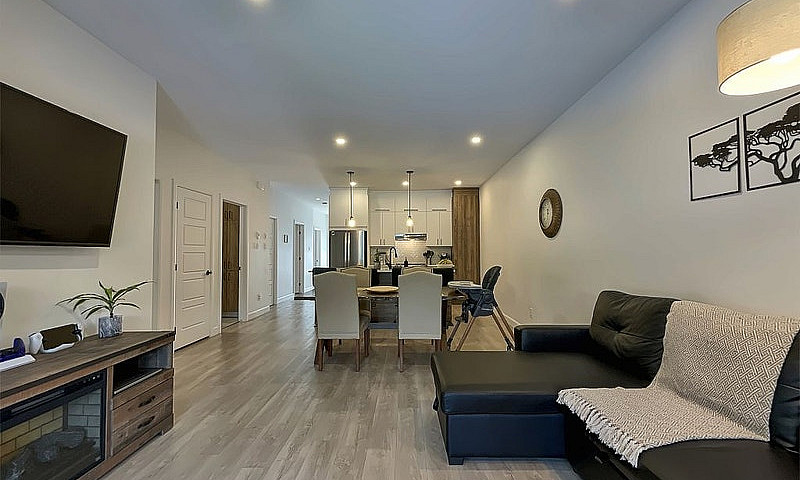 $339,900 - Semi-Deta...