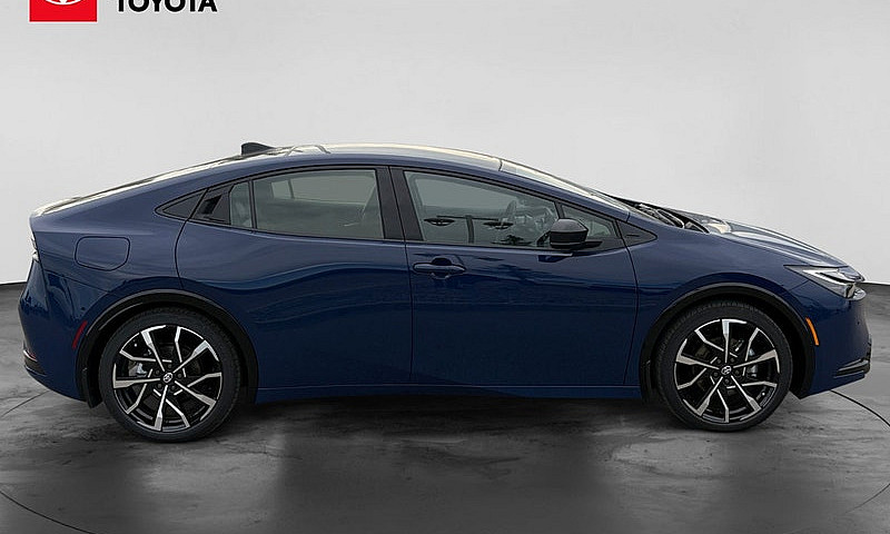 2027 Toyota Prius Pl...
