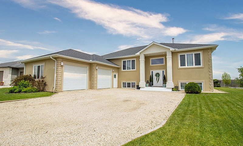 Stunning, 6 Bdrm, 3....