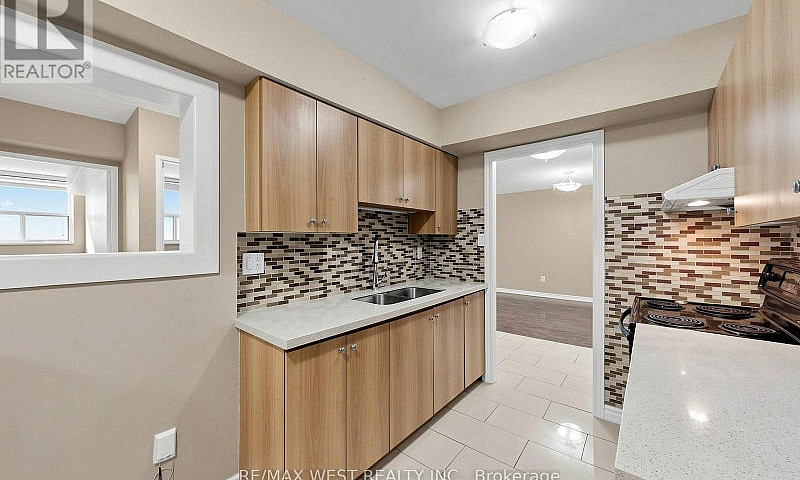 102 - 370 Dixon Road...