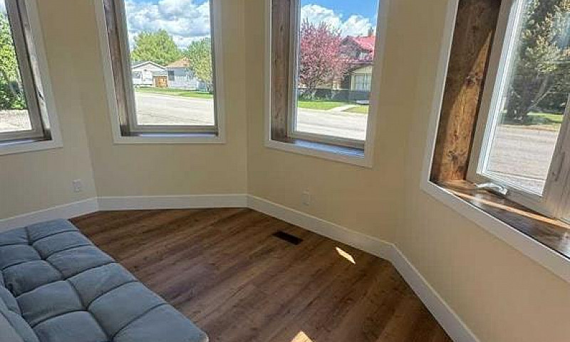 21 Ave 12366 Avenue ...