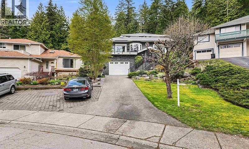 1014 Lanark Place Sq...
