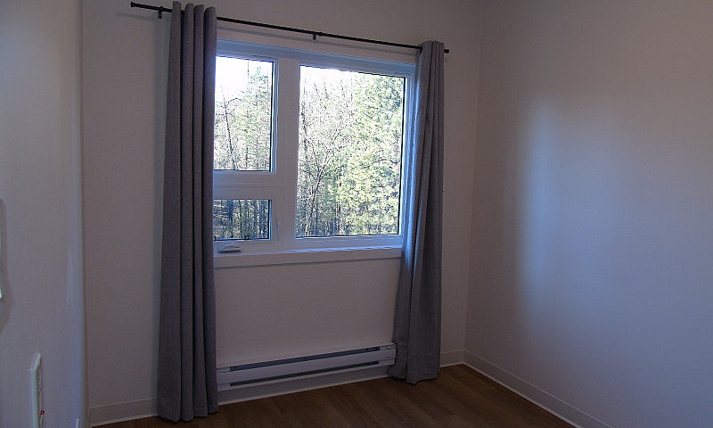 3 Bedroom Corner Apa...
