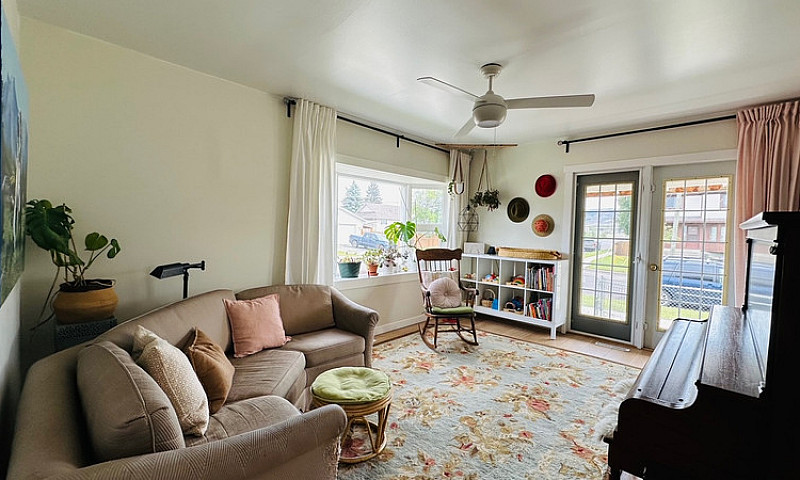 1202 2 Avenue W, Dru...