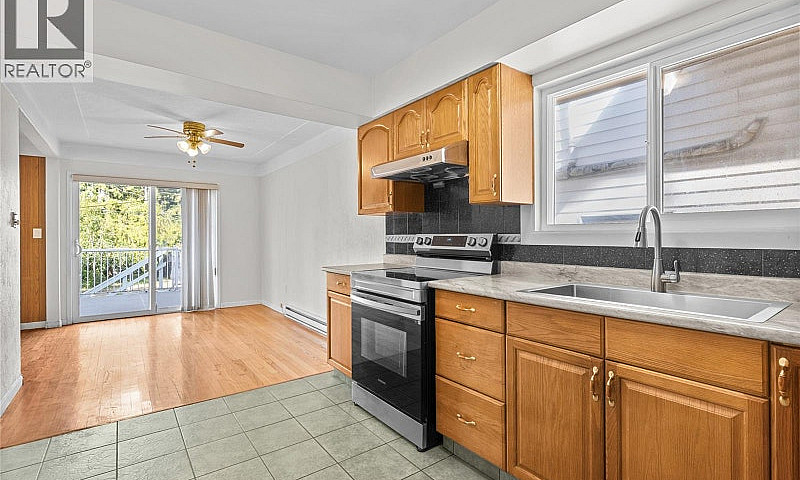 1575 Burton Ave Vict...