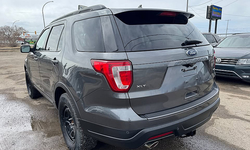 2018 Ford Explorer X...