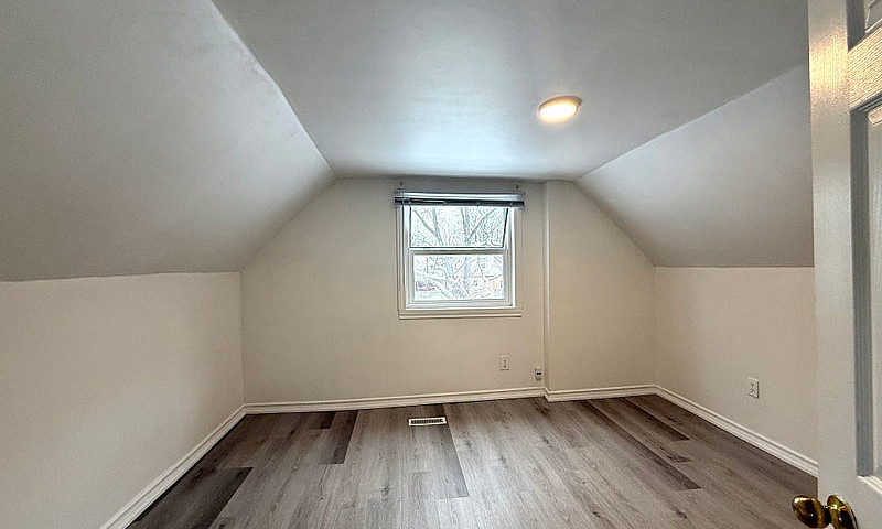 3- 169 East Ave S Ha...