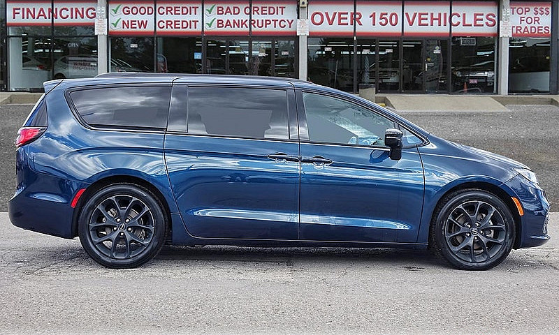 2025 Chrysler Pacifi...