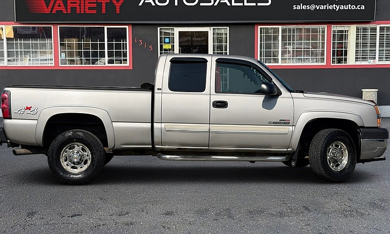2004 Chevrolet Silve...