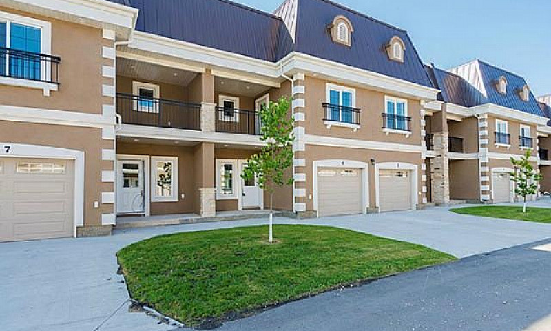 Modern Townhouse Con...