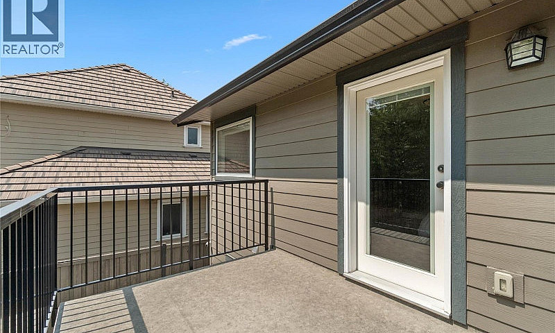 8901 Grizzly Crescen...