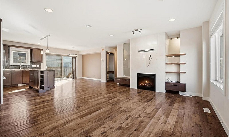20 455 Shorehill Dri...