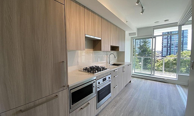 203 13350 Central Av...