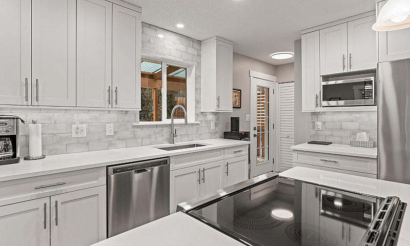 10809 Sherman Drive ...