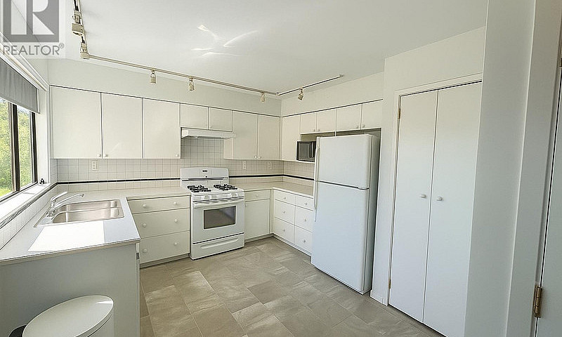 2364 Marine Drive We...