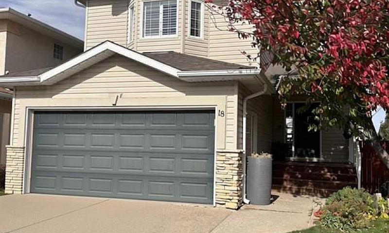 18 Sarcee Place W Le...